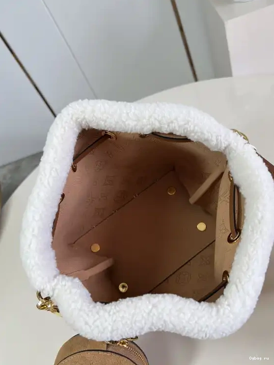 BELLA LOUIS VUITTON 0427